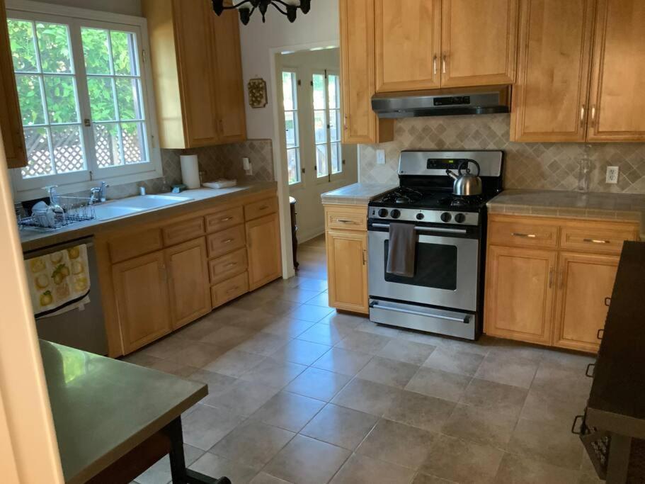 House, Walking Distance From Universal Studios Los Angeles Bagian luar foto
